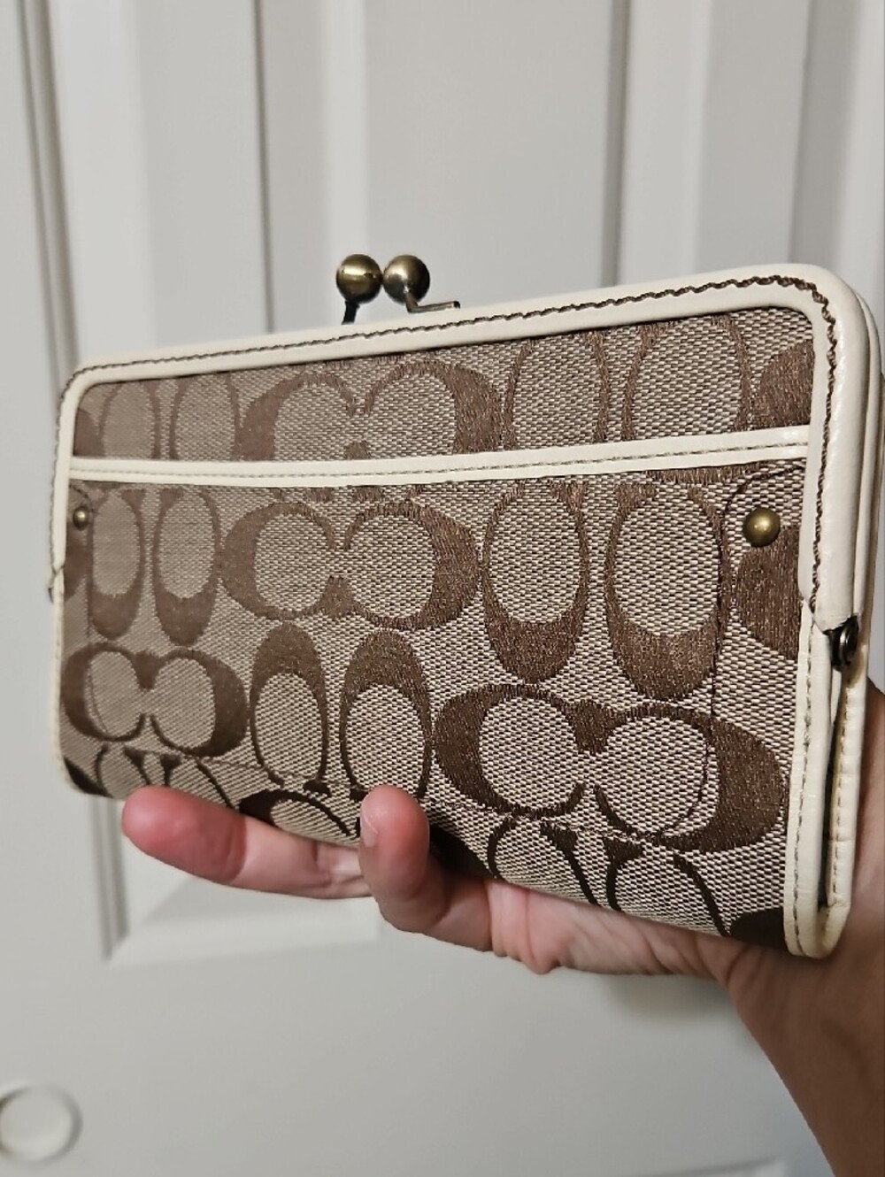 Coach NWOT Y2K Legacy Kisslock Brown Signature Canvas Long Wallet - Picture 2 of 13
